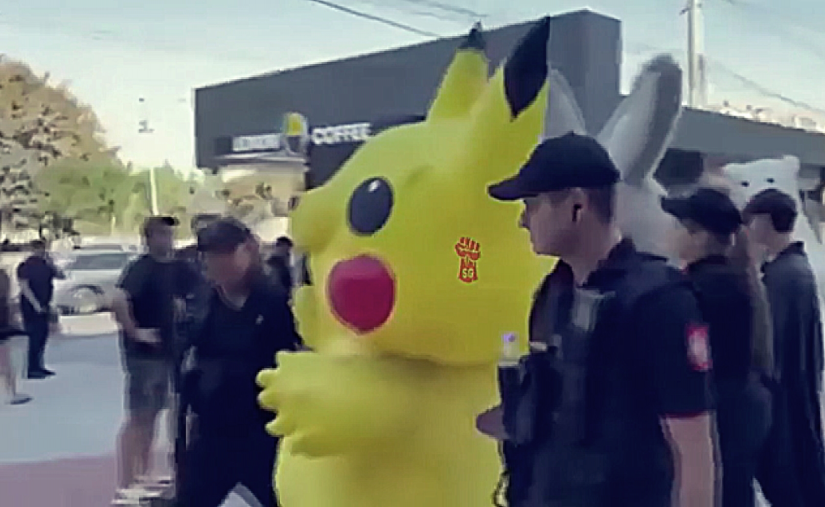 İstanbul’daki protestoların simgesi haline gelen Pikachu kostümlü eylemci bu kez