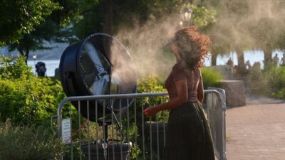 Dün yurt genelinde yedi ilde sıcaklıklar 40 dereceyi aştı.

