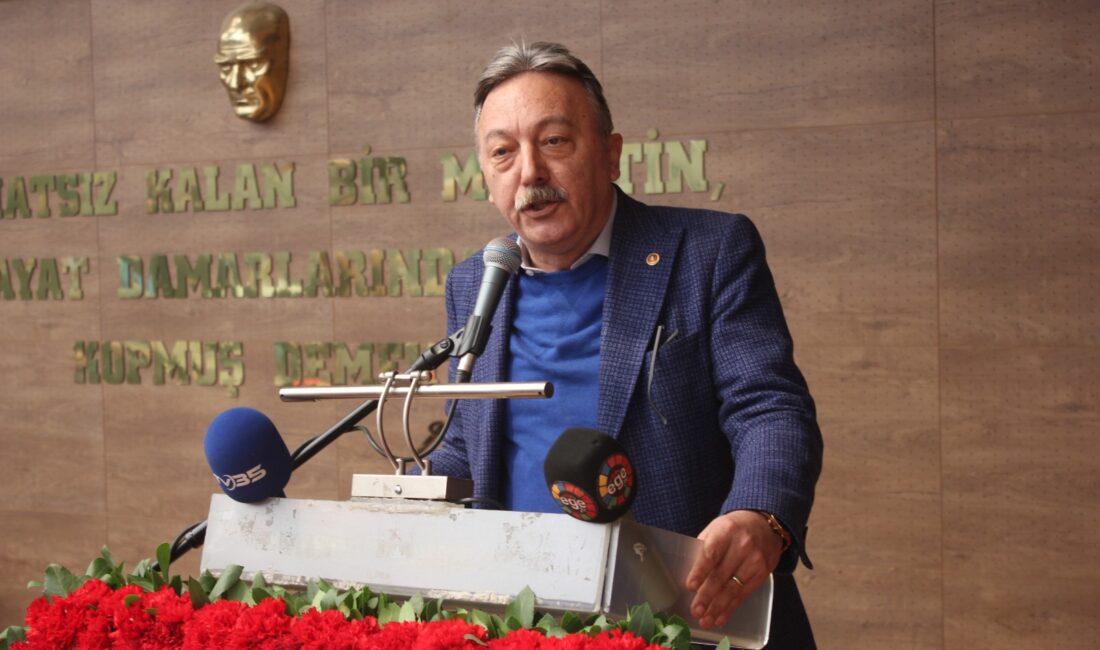 CHP İzmir Milletvekili ve eski İl Başkanı Tacettin Bayır, annesi