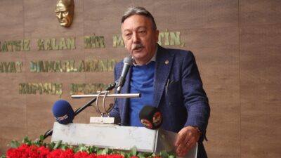 CHP İzmir Milletvekili ve eski İl Başkanı Tacettin Bayır, annesi