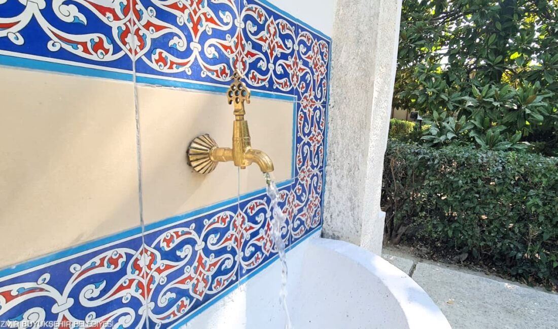İzmir Büyükşehir Belediyesi, Kültürpark’ın 58 yıllık simgesi Çinili Çeşme’yi yeniledi.