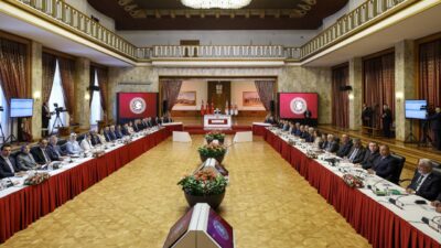 Süreç komisyonunun ilk toplantısında tüm partilerden açıklamalar geldi: Kimisi toplumsal