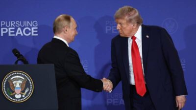 Trump, Putin’in ateşkese değil kapsamlı barış anlaşmasına sıcak baktığını söyledi.