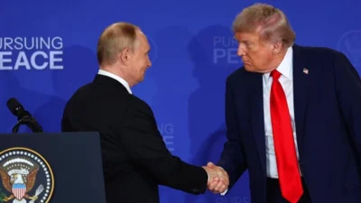 Alaska’da yapılan Trump-Putin zirvesine ait gizli belgeler, bir otel yazıcısında