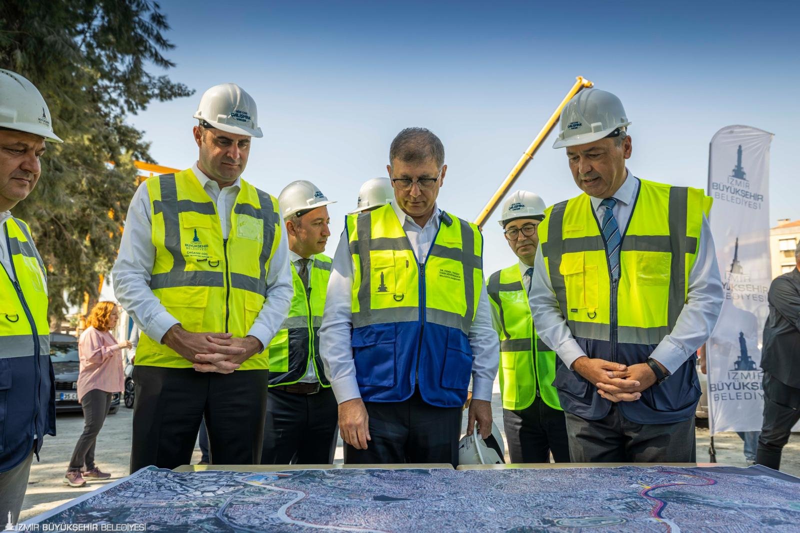 İzmir Büyükşehir Belediyesi’nin öz kaynaklarıyla yapımını sürdürdüğü Buca Metrosu’nun tünel