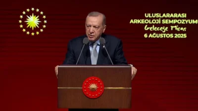 Cumhurbaşkanı Erdoğan, Uluslararası Arkeoloji Sempozyumu’nda yaptığı konuşmada, Haydarpaşa ve Sirkeci