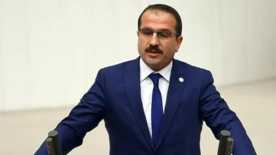 AK Parti İzmir Milletvekili Yaşar Kırkpınar, Çeşme yangınlarının ardından CHP’li