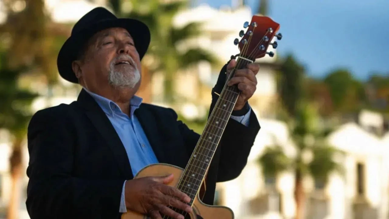 Muğla’nın Bodrum ilçesinde tedavi gören usta sanatçı, solunum cihazına bağlı