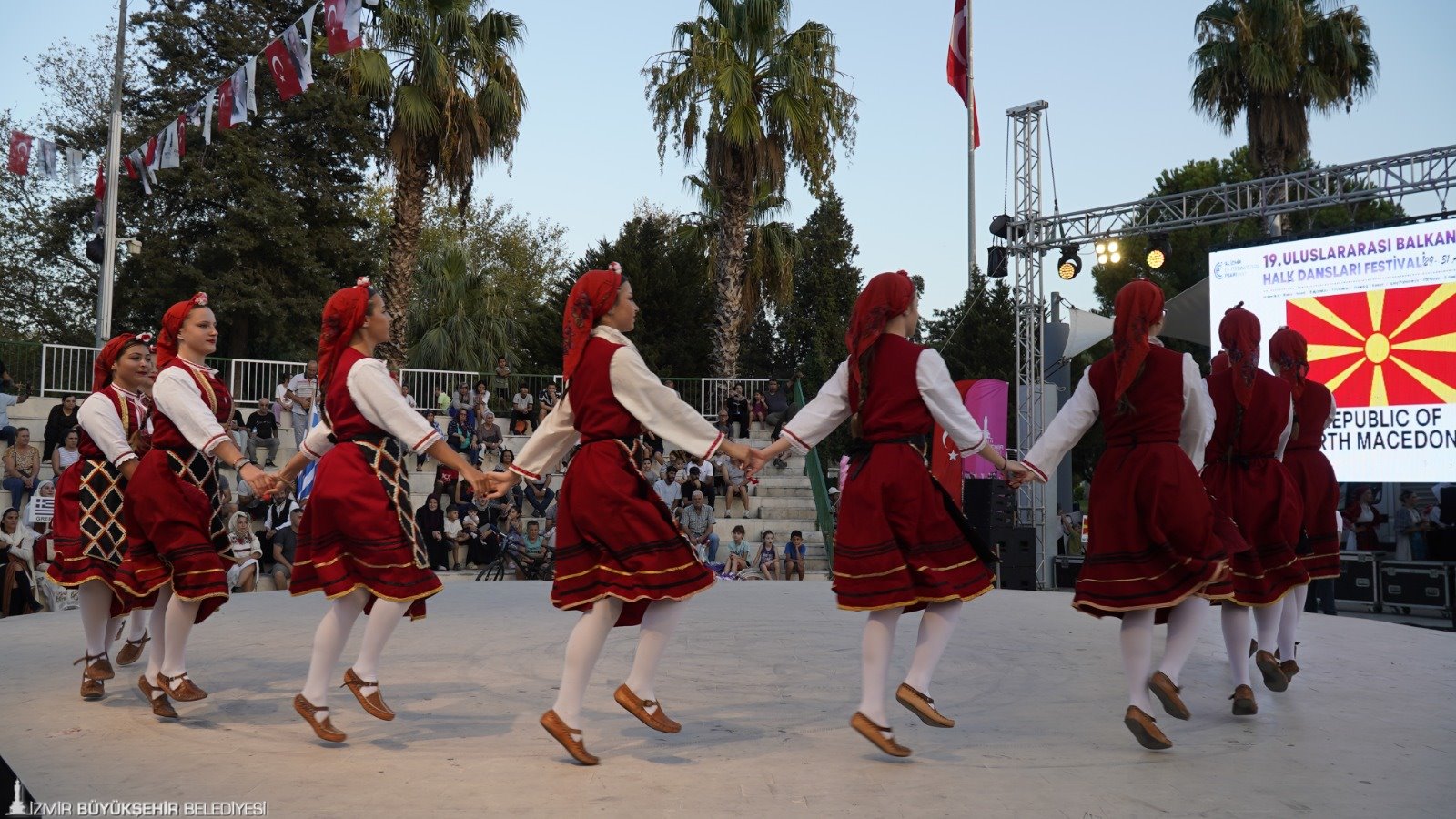 İzmir’de Balkan havası esti