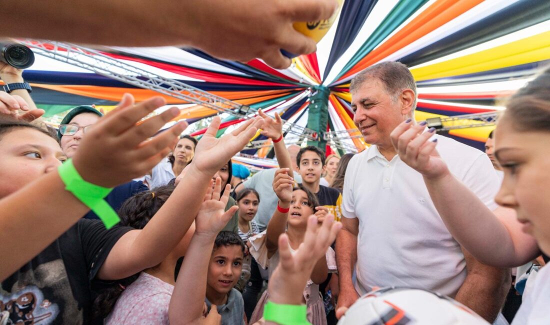 İzmir Büyükşehir Belediye Başkanı Dr. Cemil Tugay, 94. İEF’nin minik