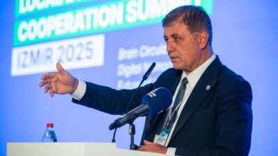İzmir Büyükşehir Belediyesi'nin ev sahipliğinde gerçekleştirilen B40 Balkan Şehirleri Ağı'nın