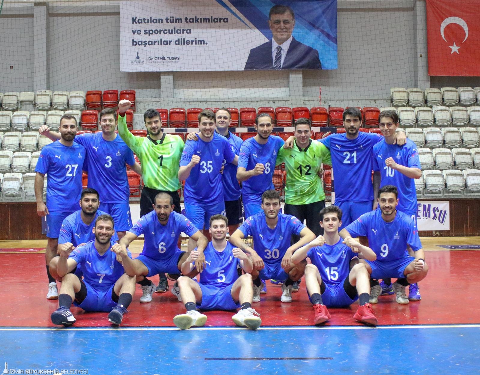 İzmir Büyükşehir Belediyesi Spor Kulübü ile Göztepe, erkekler hentbol ve