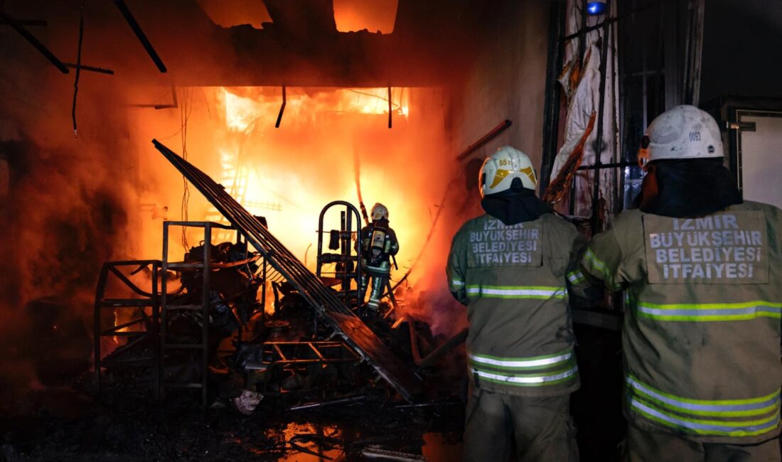 İzmir’in Kemalpaşa ilçesine bağlı Bağyurdu Sanayi Sitesi’nde bulunan bir oto