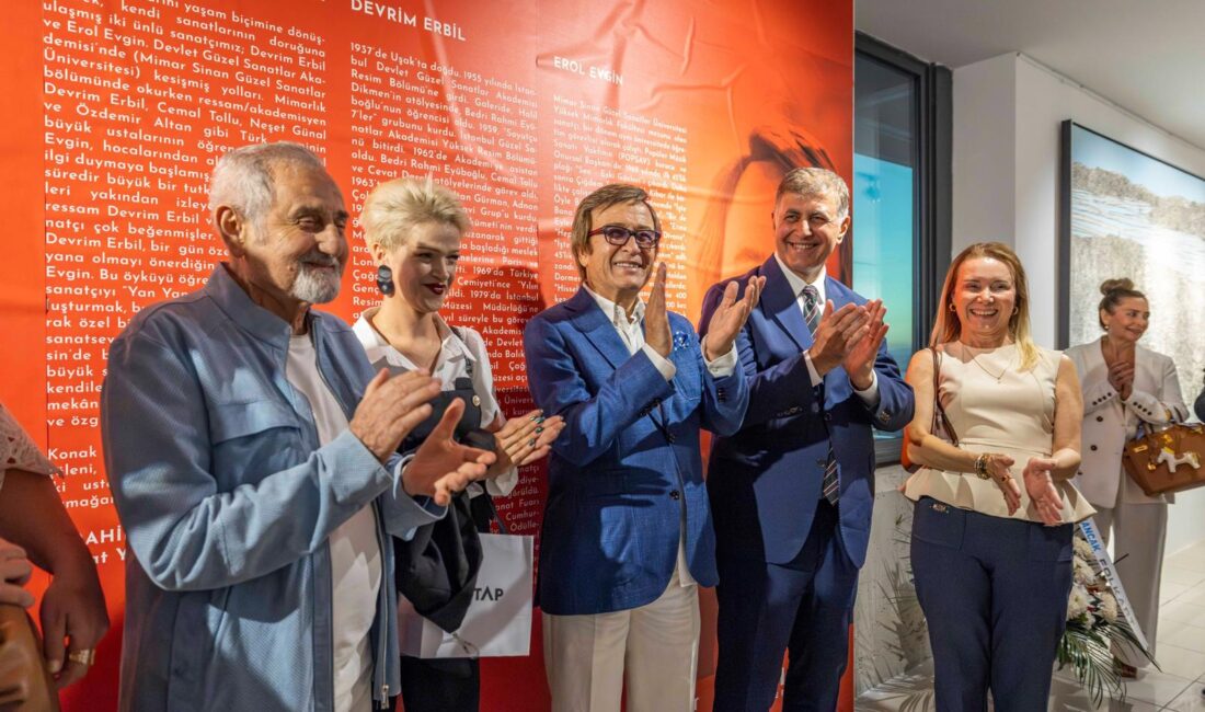 İzmir Büyükşehir Belediye Başkanı Dr. Cemil Tugay, ressam Devrim Erbil