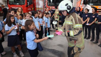 İzmir Büyükşehir Belediyesi, her yıl 25 Eylül-1 Ekim tarihleri arasında
