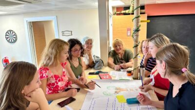 İzmir Büyükşehir Belediyesi tarafından açılan ve gençler ile ileri yaş
