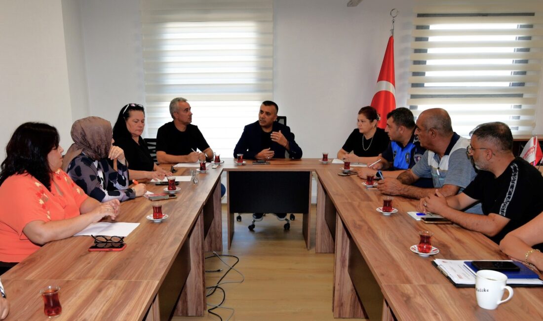 Bornova Belediyesi, muhtarlarla düzenli olarak yaptığı Bölgesel Muhtarlar Toplantıları ile