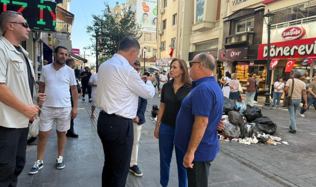 İzmir Büyükşehir Belediye Başkanı Cemil Tugay, son günlerde Karşıyaka ilçesinde