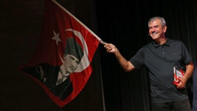 Karşıyaka Belediyesi, İzmir’in kurtuluşunun 103. yılını gazeteciler Yılmaz Özdil ve