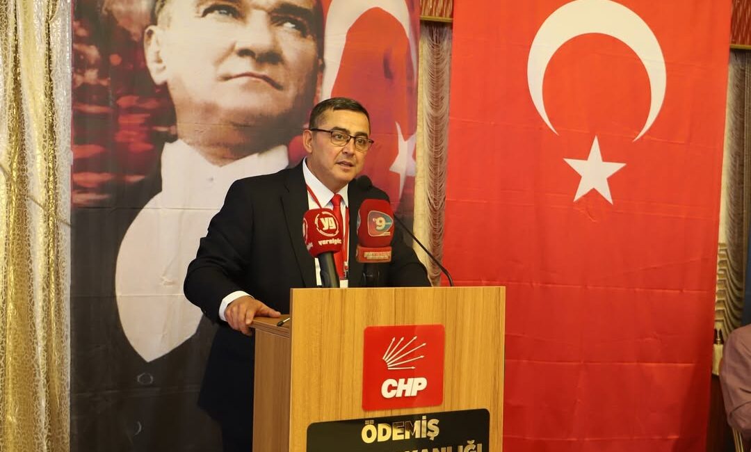 CHP Ödemiş İlçe Kongresi'nde mevcut başkan Bülent Eker 256 oya
