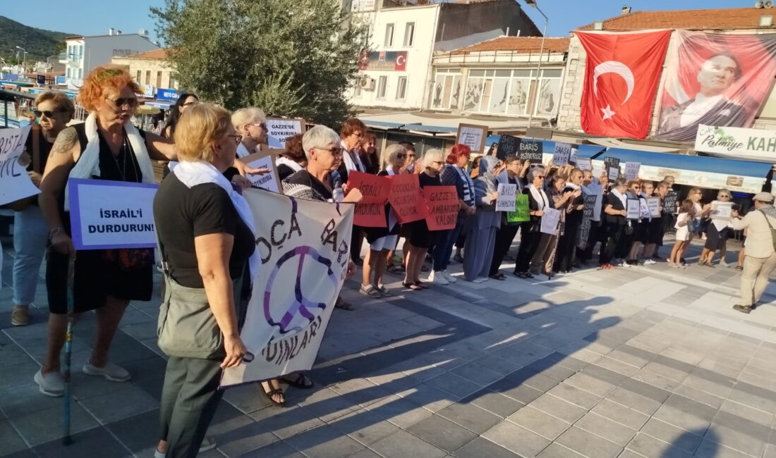 Siyah kıyafet, beyaz tülbent... Foça Barış Kadınları, Gazze'deki soykırıma karşı