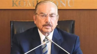 Kültür Bakanlığı ve Ticaret Bakanlığı görevlerinde bulunmuş olan siyasetçi ve