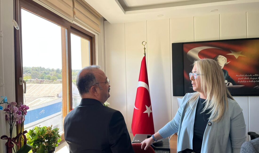 AK Parti İzmir Milletvekili Ceyda Bölünmez Çankırı, Güzelbahçe Kaymakamı’nı ziyaretinde