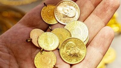 Ons altın 3.867 doları geçerken, gram altın rekor düzey olan