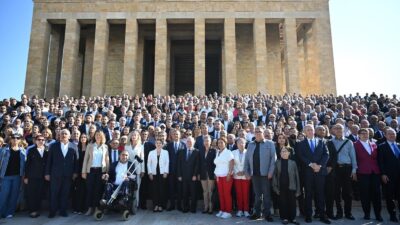 CHP Genel Başkanı Özgür Özel, partisinin kuruluş yıl dönümünde Anıtkabir’i