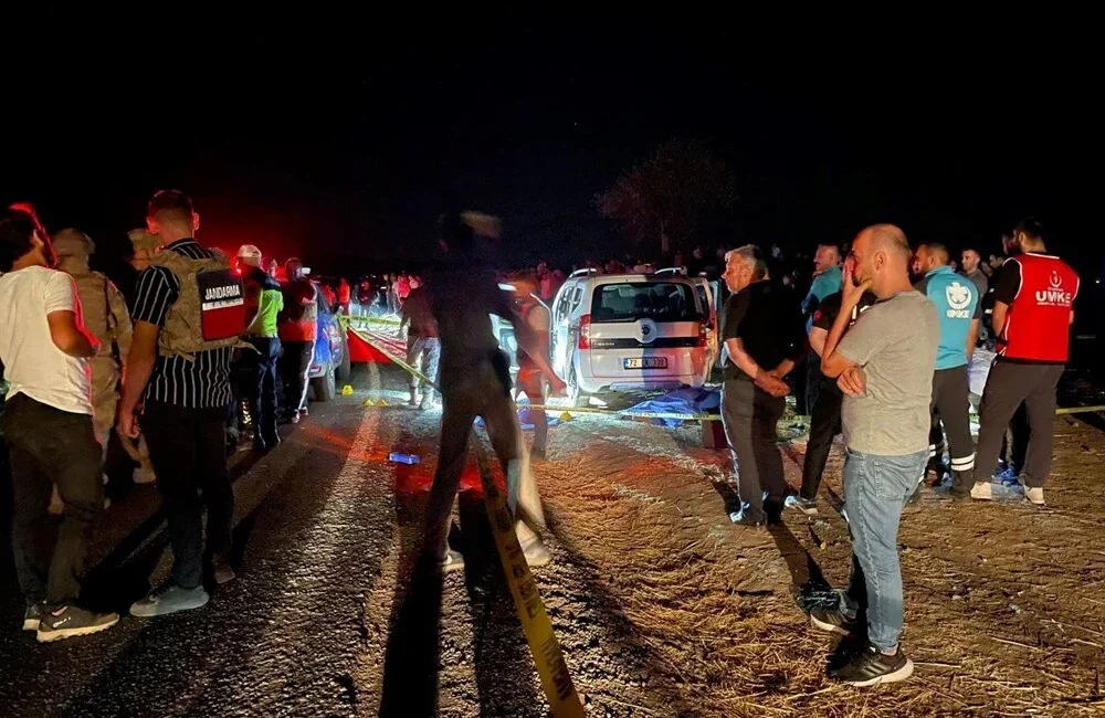 Beşiri ilçesi Eskihamur Köyü yolunda hafif ticari araca düzenlenen silahlı