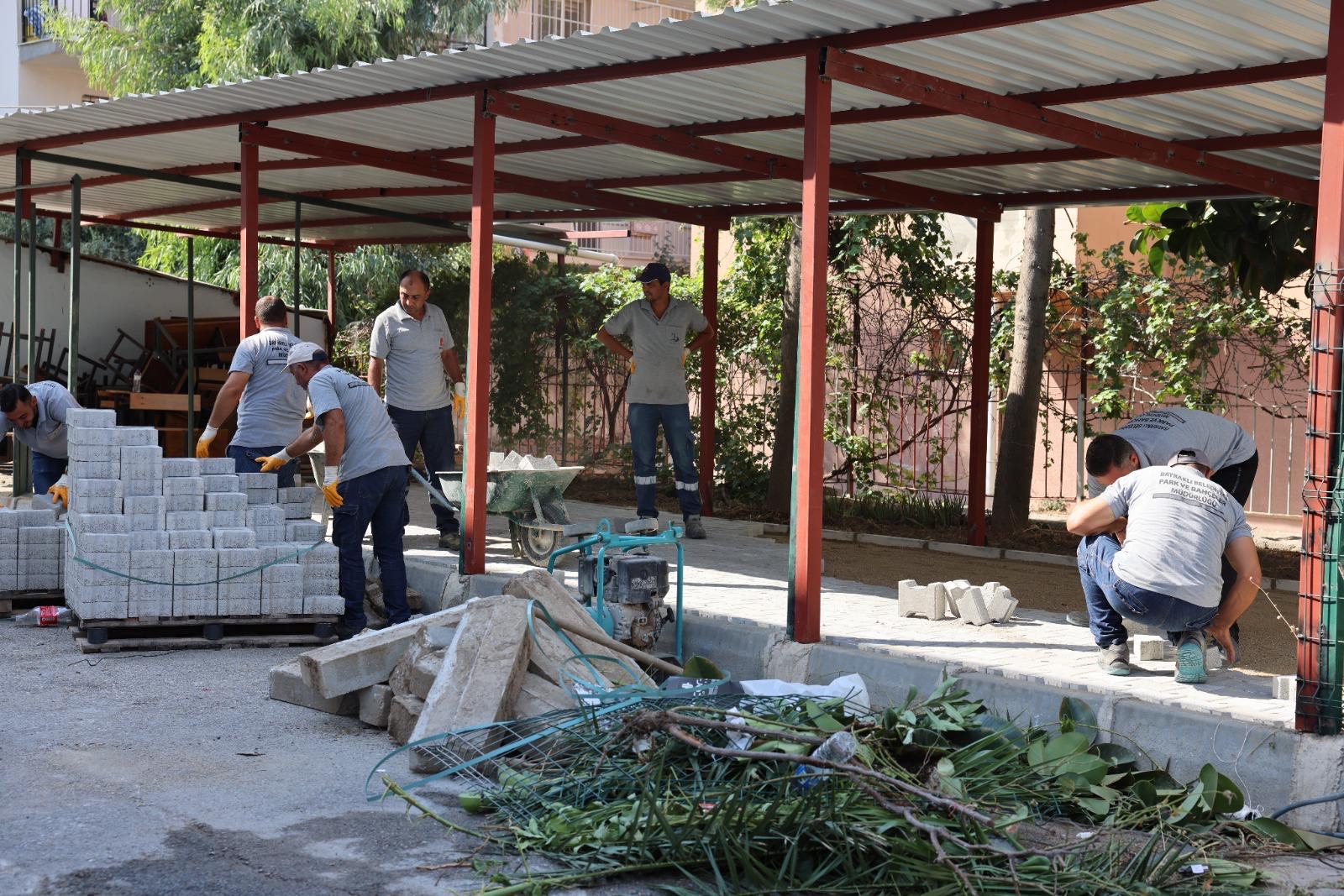 Bayraklı Belediyesi, ilçedeki okullardan gelen bakım ve onarım taleplerini imkanlar