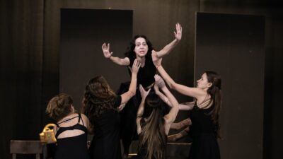 1950’lerdeki McCarthy dönemi ve Salem Cadı Mahkemeleri’ni konu alan Arthur