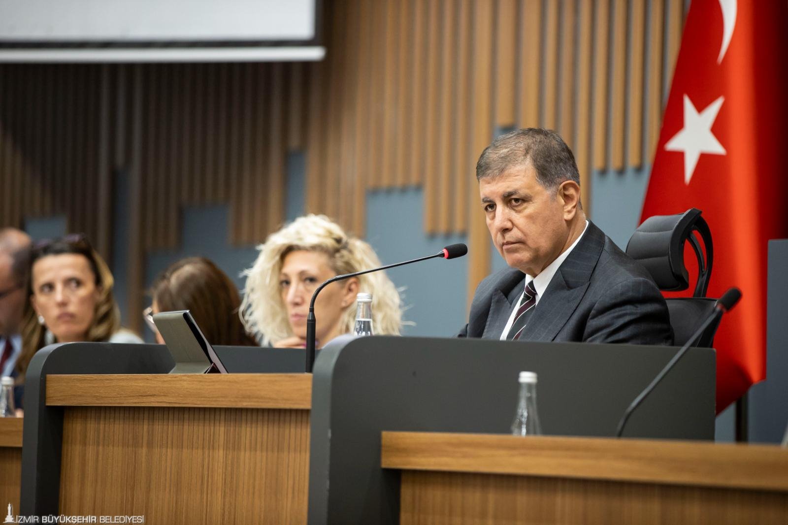 İzmir Büyükşehir Belediyesi Eylül Ayı Meclis Toplantısı’nda Harmandalı vahşi çöp