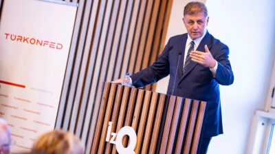 İzmir Büyükşehir Belediye Başkanı Dr. Cemil Tugay, “İzmir’in kapılarını ve