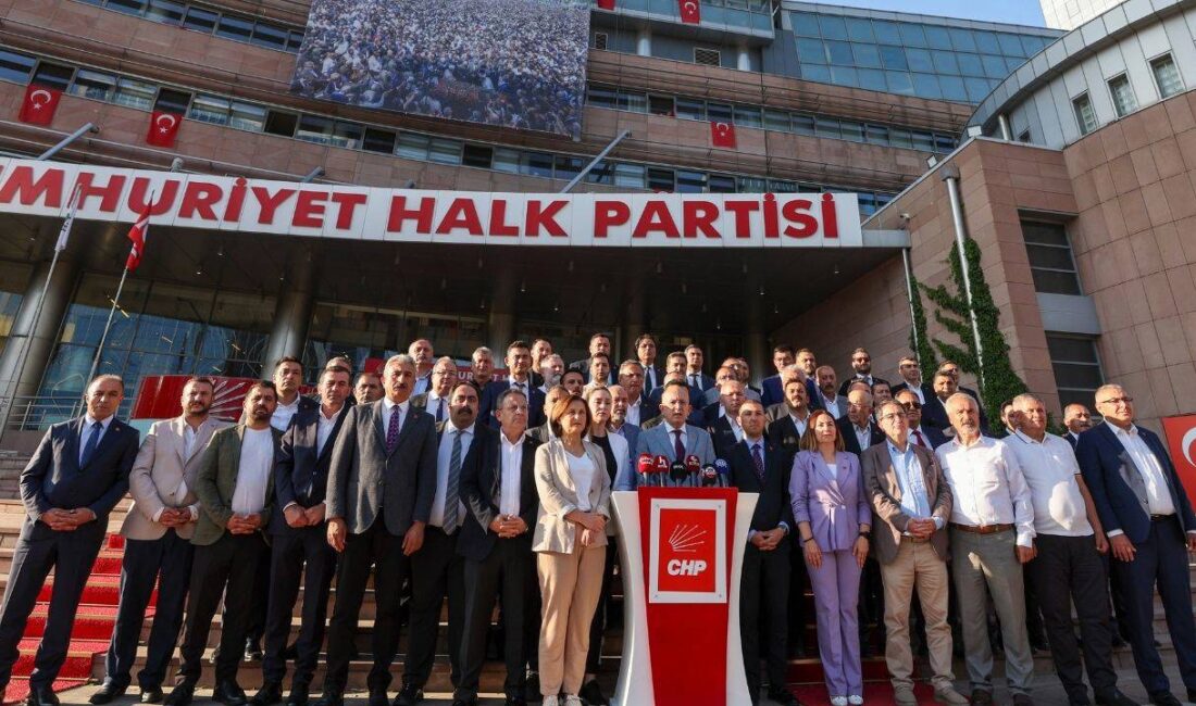 CHP’den flaş karar! 81 il başkanını İstanbul’a çağırdı CHP’nin İstanbul Kongresi’nin iptali sonrasında harekete geçen CHP, 81 il