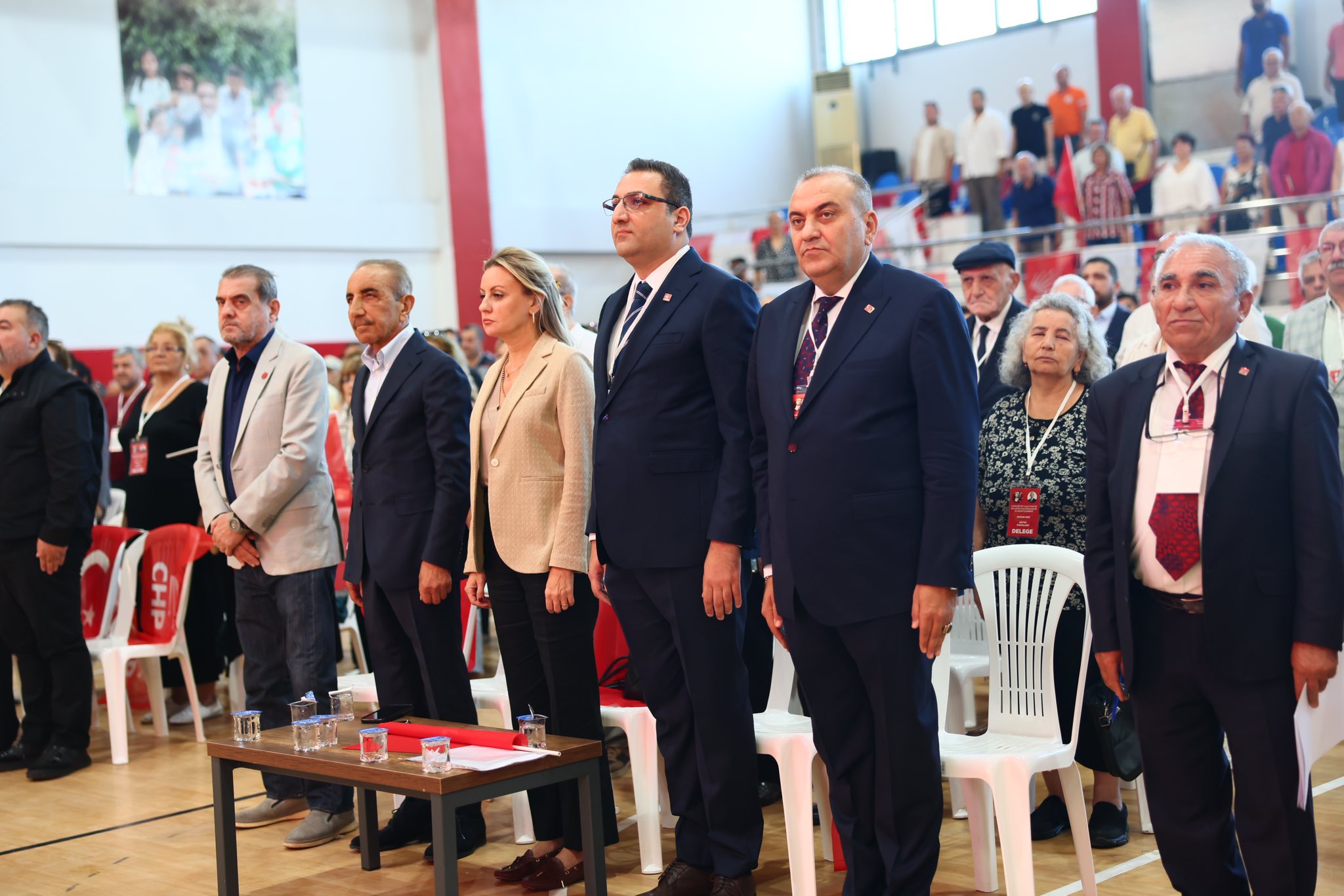 Cumhuriyet Halk Partisi Balçova İlçe Kongresi'nde mevcut başkan Murat Aküzüm