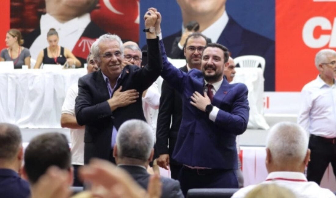 İki adayın yarıştığı CHP Bayraklı İlçe Kongresi’nde mevcut başkan Münir