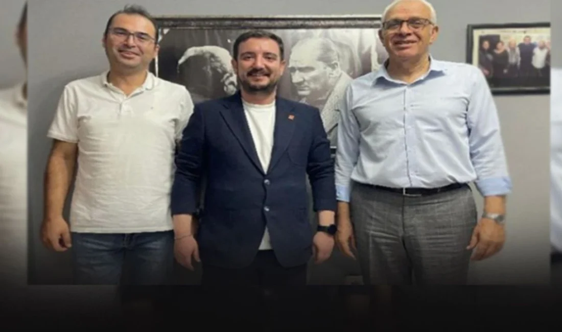 Bayraklı'da kongre öncesi heyecan dorukta: İki aday birleşerek Cevat Eren