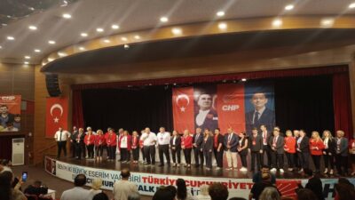 Güzelbahçe'de merhum Onur Günay anısına düzenlenen kongrede güven tazeleyen İlçe