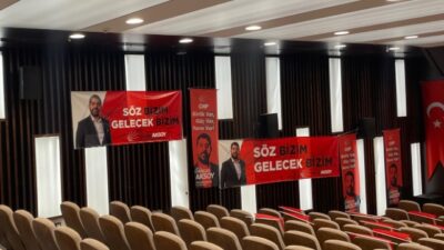 CHP Karabağlar İlçe Kongresi’nde Ekincan Aksoy adaylıktan çekildi, ekibi eski