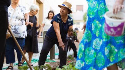 Olgun Gençlik Merkezi kursiyerleri, Dünya Alzheimer Günü’nde hem öğrenip hem