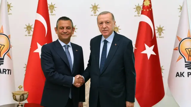 CHP Genel Başkanı Özgür Özel, erken seçim çağrısını yineledi. Cumhurbaşkanı