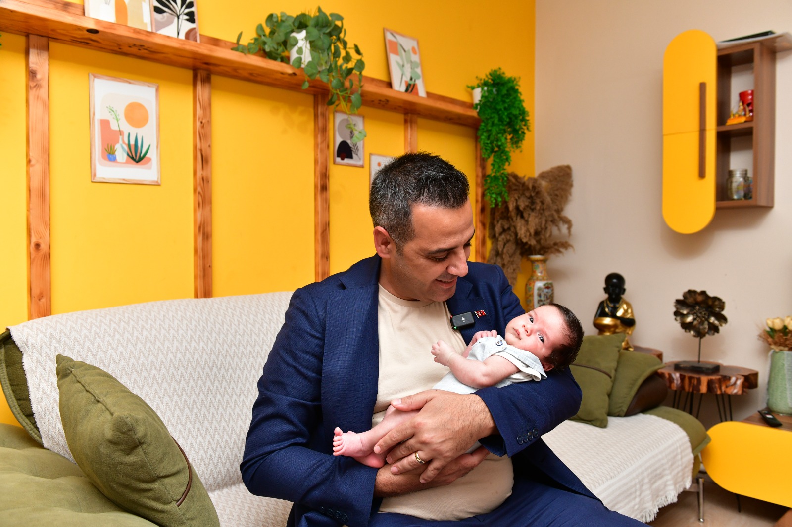 Çiğli Belediyesi, sosyal belediyecilik anlayışıyla hayata geçirdiği “Hoş Geldin Bebek”