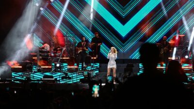 94. İzmir Enternasyonal Fuarı kapsamında düzenlenen Çim Konserleri, bu kez