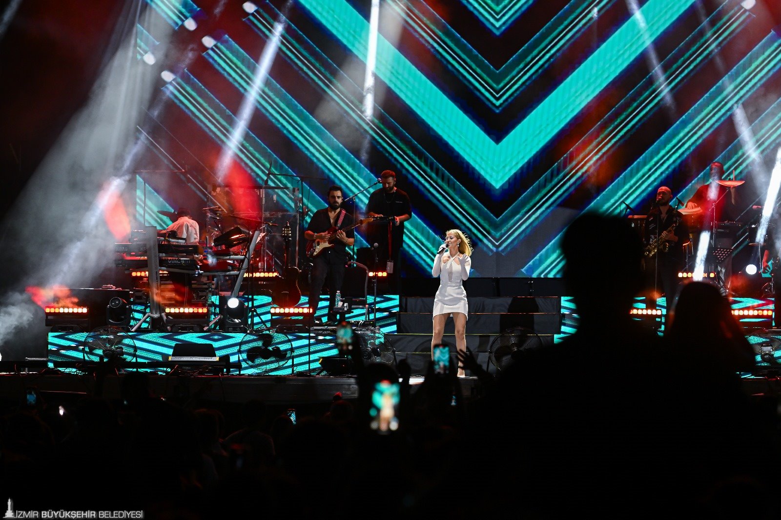 94. İzmir Enternasyonal Fuarı kapsamında düzenlenen Çim Konserleri, bu kez