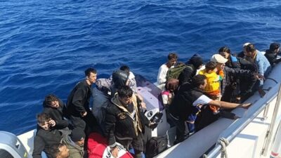 Didim açıklarında 45 göçmeni taşıyan lastik bot battı. Afganistan uyruklu