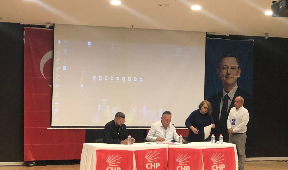 Karabağlar’daki CHP kongresi “dayatma” ve “tek aday” tartışmalarıyla gölgelendi. 9