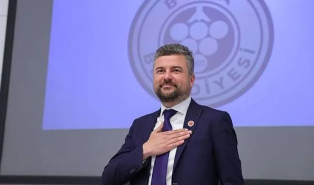 Buca Belediyesi’nde maaşlarını alamadıkları gerekçesiyle 5 gündür eylem yapan işçilere