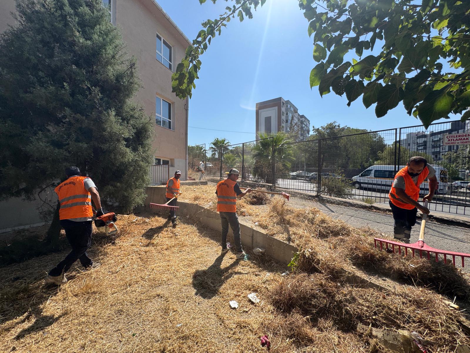 Yeni eğitim-öğretim yılına sayılı günler kala Çiğli Belediyesi, ilçedeki okullarda