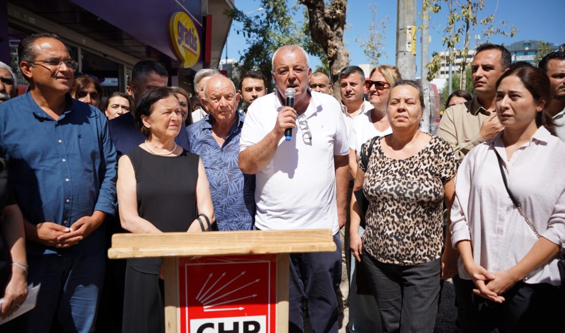 CHP Bornova İlçe Örgütü, ilçe binası önünde yaptığı açıklamada, yargı